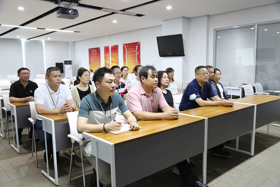 奮進(jìn)百年路 啟航新征程 哈三聯(lián)黨委組織觀看建黨100周年 慶祝大會直播活動